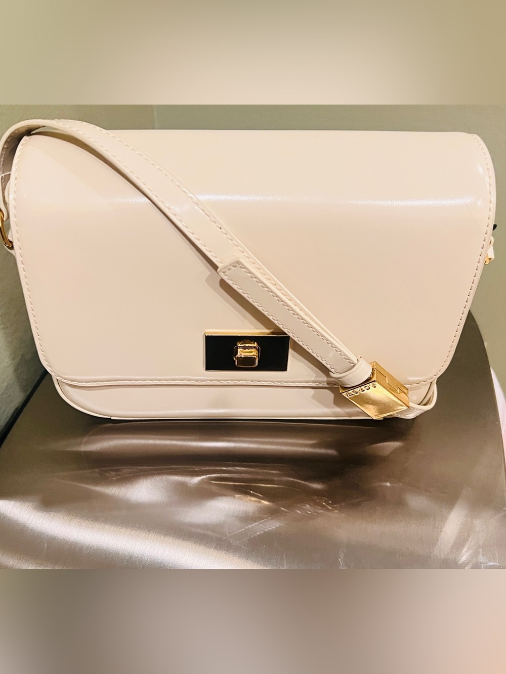 J.Crew Edie Leather Structured Crossbody Bag Turnlock Natural NWT
$125  $228